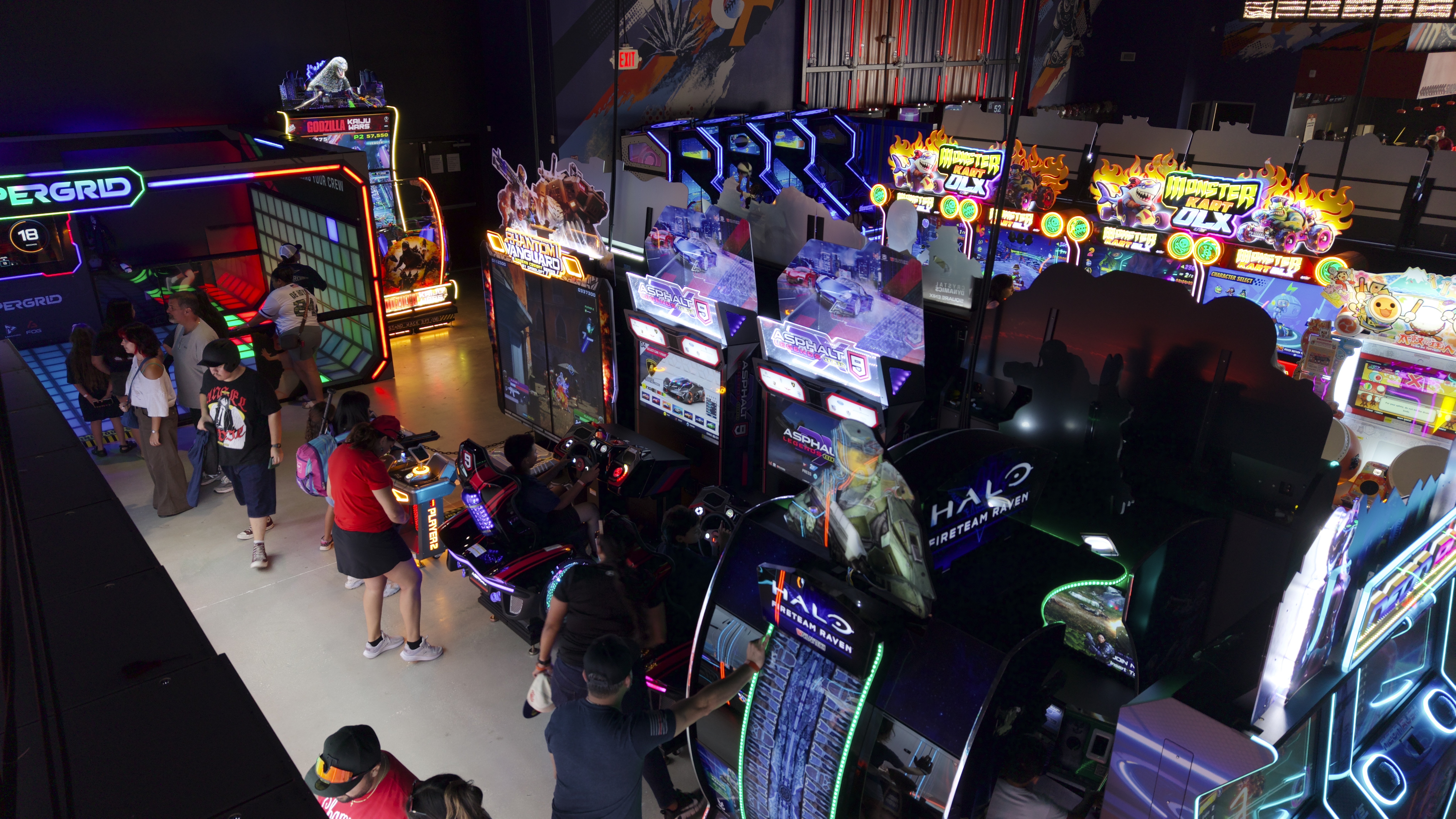 Guests playing arcade games at Taroko Sports